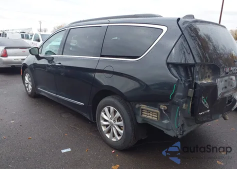 2017 Chrysler Pacifica Touring-L z USA, uszkodzony, nr VIN 2C4RC1BG0HR504032